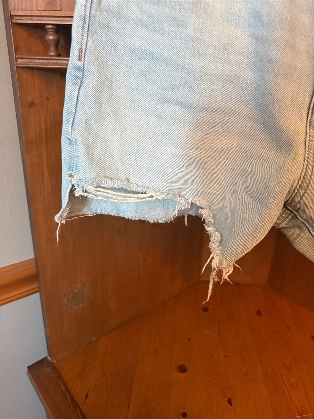 Madewell Relaxed High-Rise Mid-Length Denim Shorts Light Wash Distressed Size28